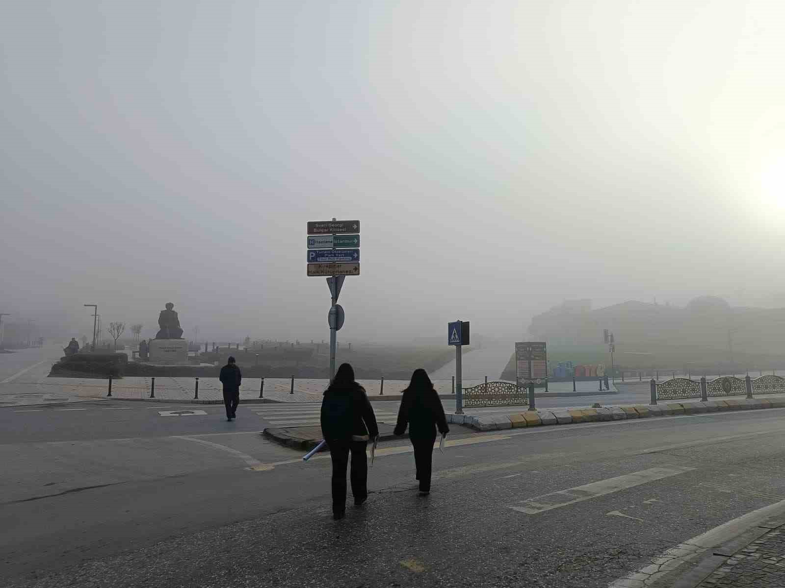 Edirne’de sis etkili oldu, Selimiye gözden kayboldu
