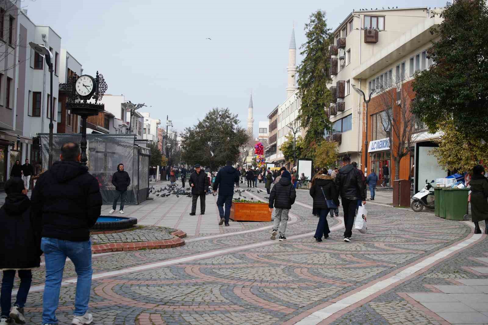 Edirne’de "Sosyete Pazarı"nın kapatılmasına esnaftan tepki
