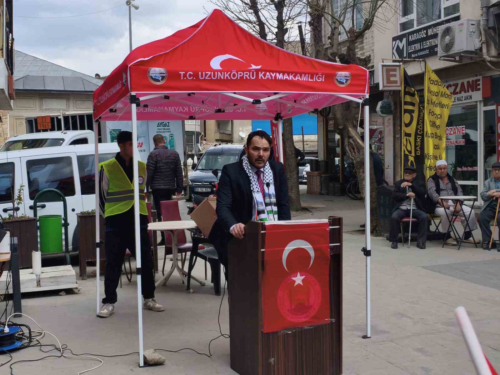 Edirne’de STK’lardan Mescid-i Aksa tepkisi
Edirne’de STK’lardan Mescid-i Aksa tepkisi
