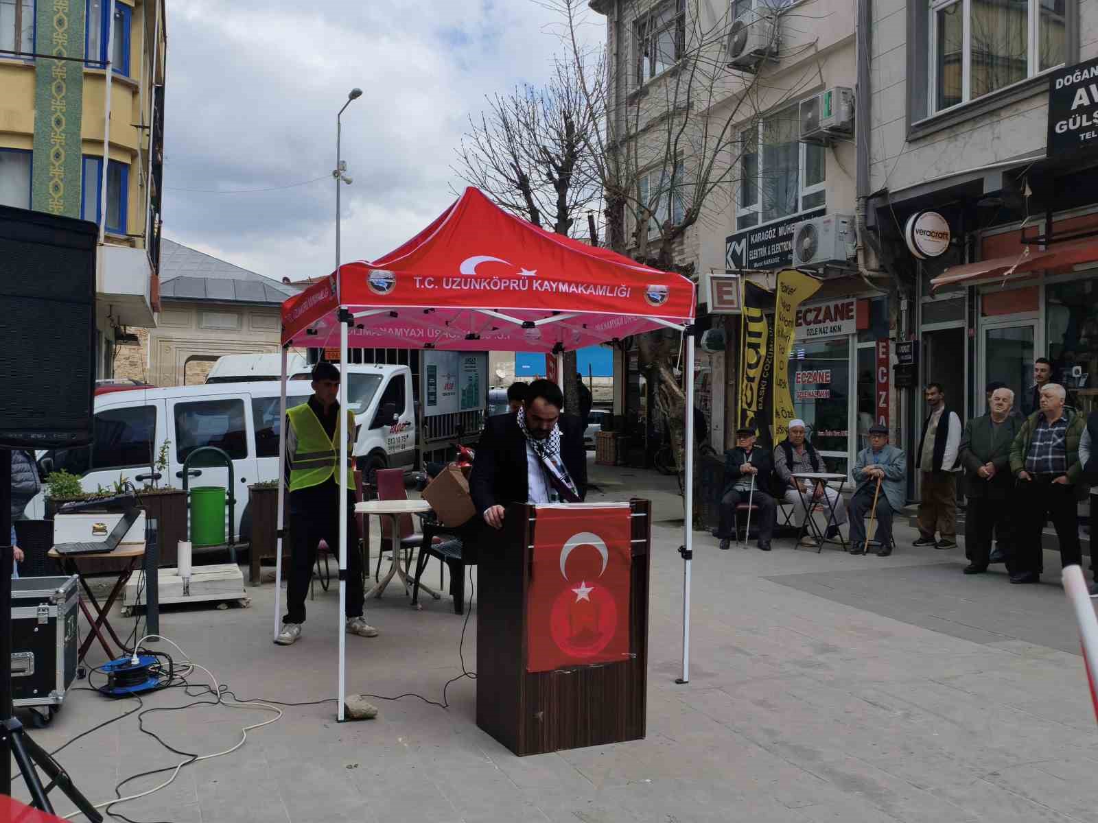 Edirne’de STK’lardan Mescid-i Aksa tepkisi
Edirne’de STK’lardan Mescid-i Aksa tepkisi