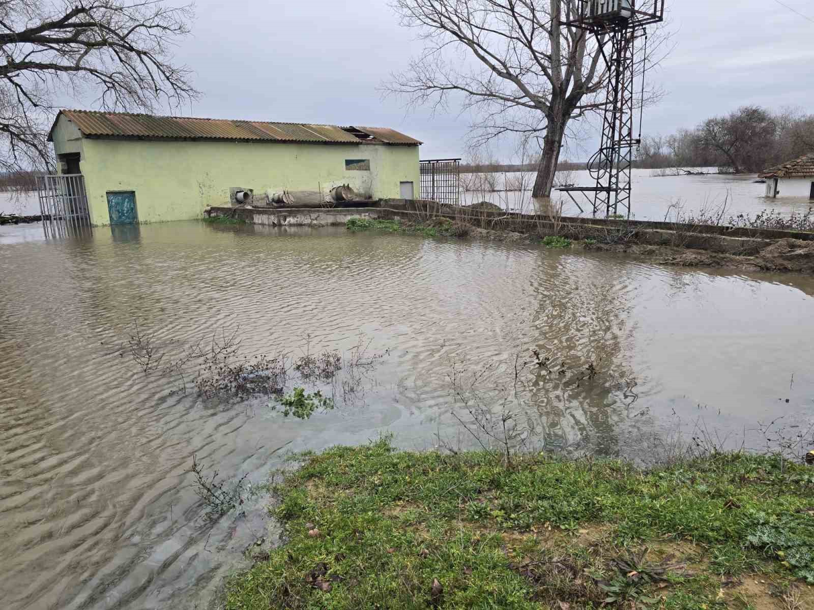 Edirne’de taşkın riski merkezde azaldı, yayılım Subaşı ve köylere kaydı
