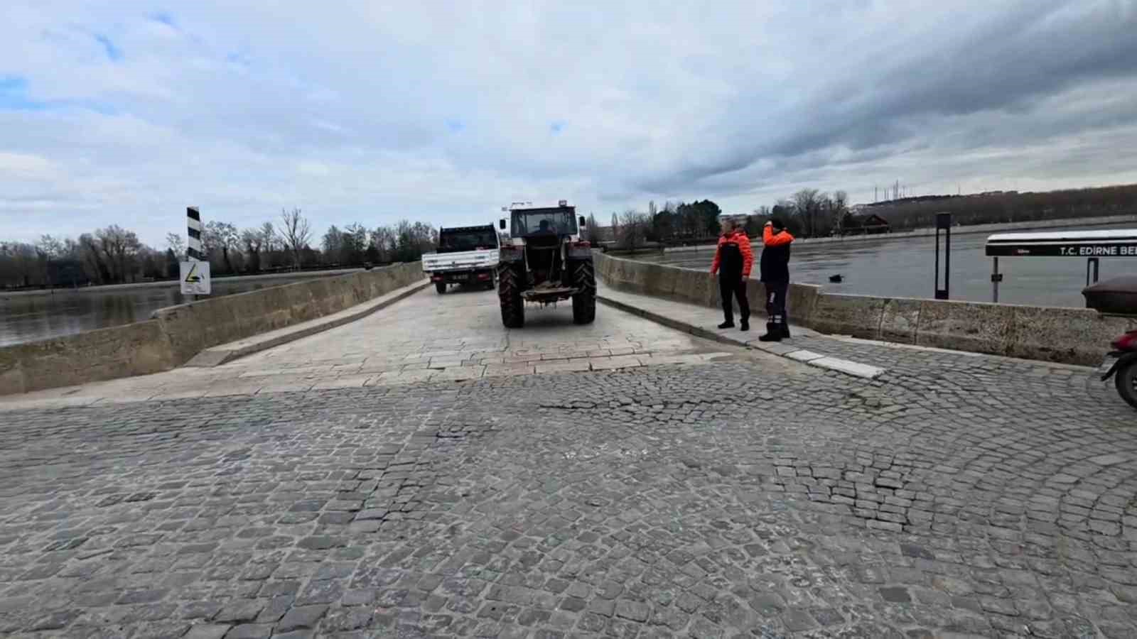 Edirne’de taşkın sonrası hasar gün yüzüne çıktı: Su seviyesi 60 santimetre düştü
