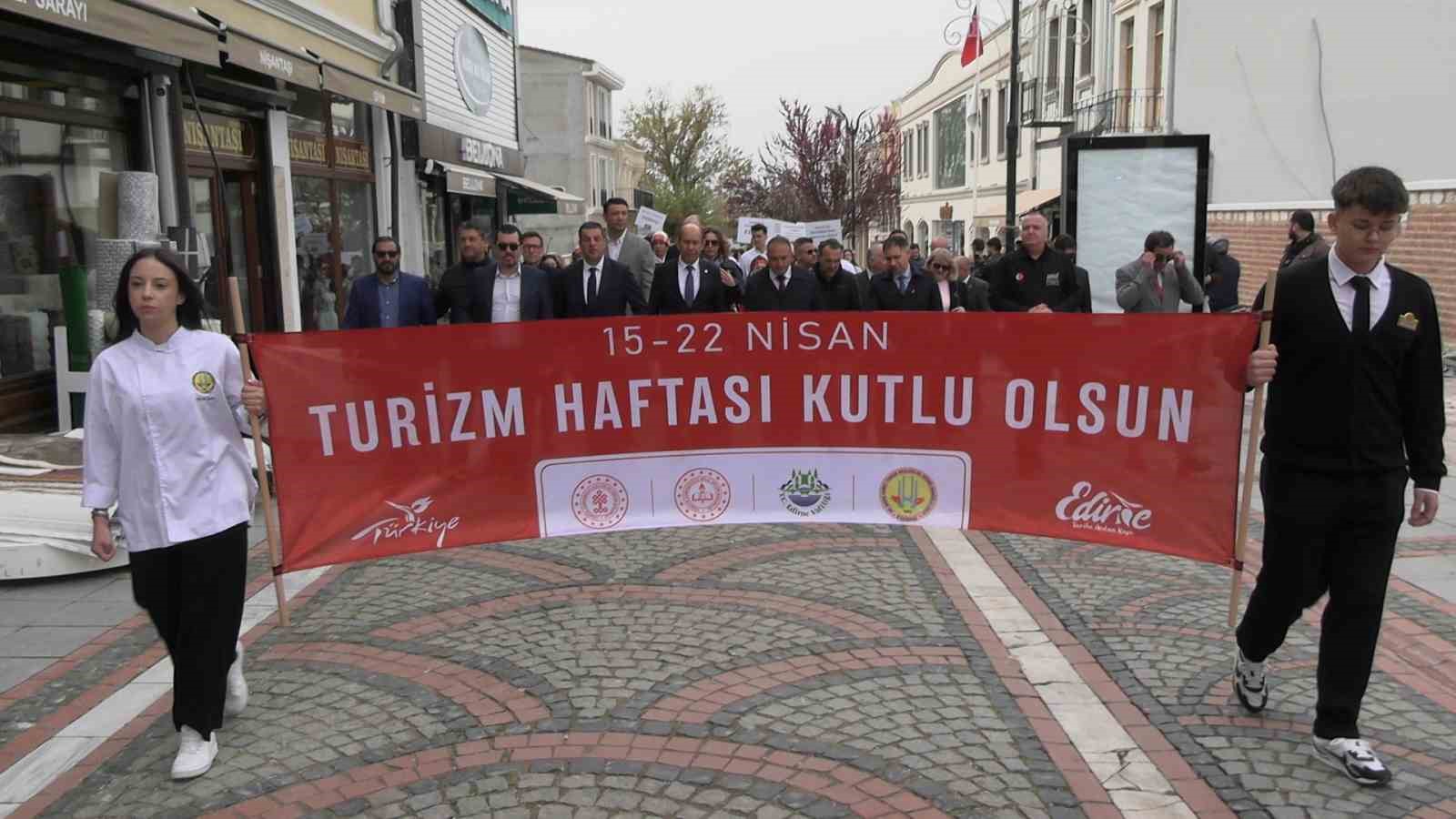 Edirne’de Turizm Haftası kutlamaları başladı
Edirne’de Turizm Haftası kutlamaları başladı
