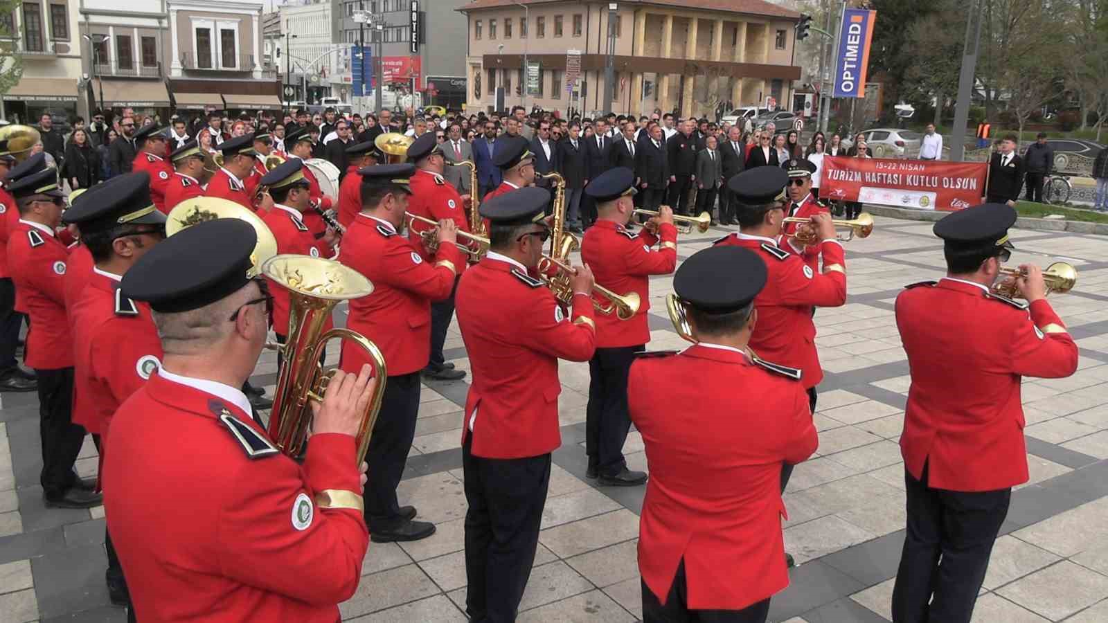 Edirne’de Turizm Haftası kutlamaları başladı
Edirne’de Turizm Haftası kutlamaları başladı