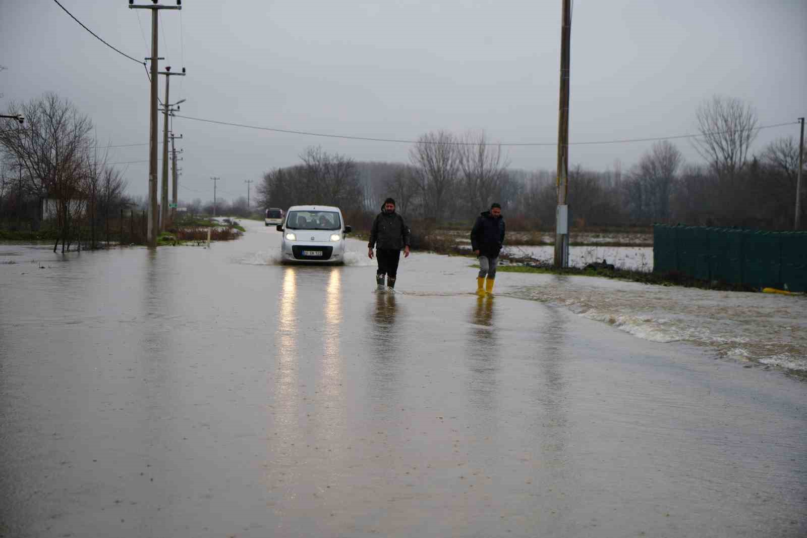 Edirne’de "turuncu alarm" seviyesindeki Meriç Nehri’nde su debisi düşmeye başladı
