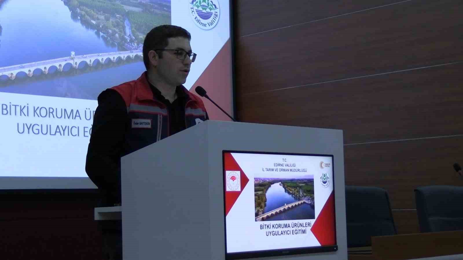 Edirne’de üreticiye B-Reçete eğitimi verildi
Edirne’de üreticiye B-Reçete eğitimi verildi