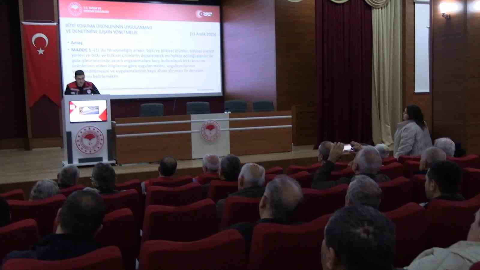 Edirne’de üreticiye B-Reçete eğitimi verildi
Edirne’de üreticiye B-Reçete eğitimi verildi