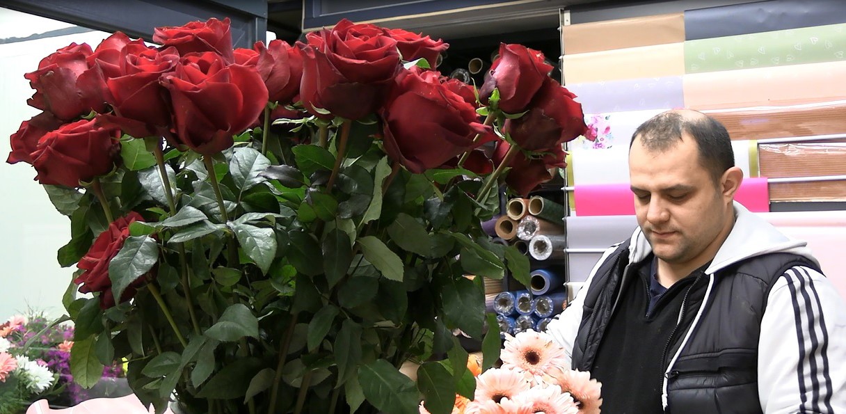 Edirne’deki çiçekçilerde sevgililer günü yoğunluğu
