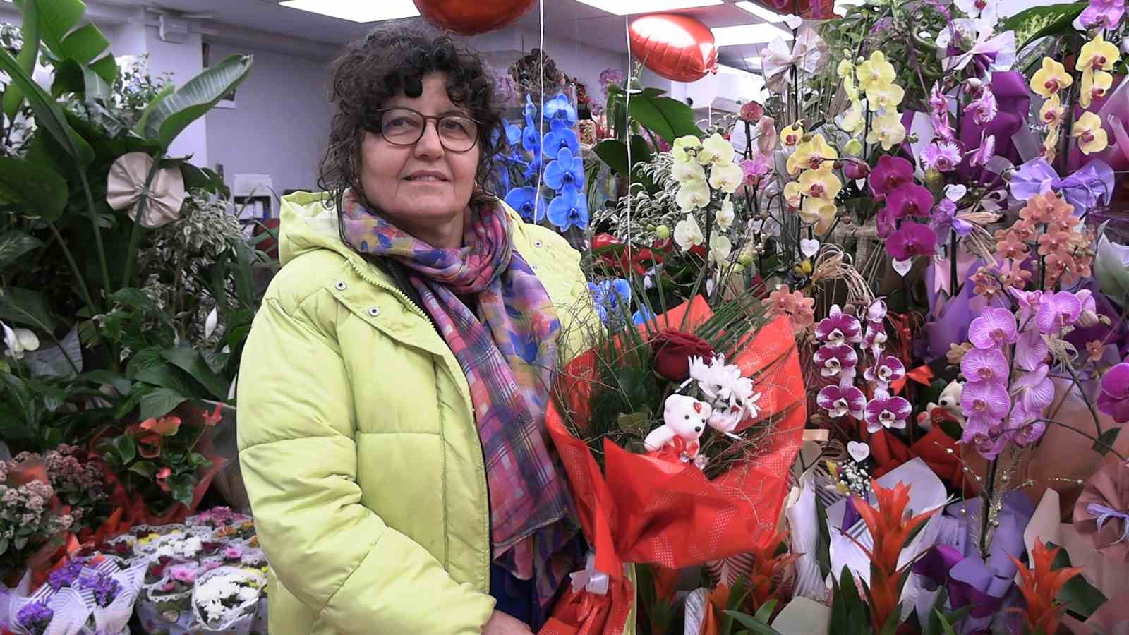 Edirne’deki çiçekçilerde sevgililer günü yoğunluğu

