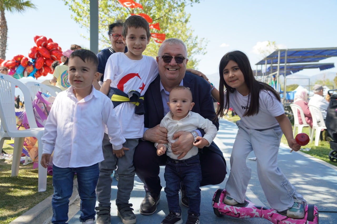 Edremit Belediyesi Geleneksel Uçurtma Şenliği yapıldı
