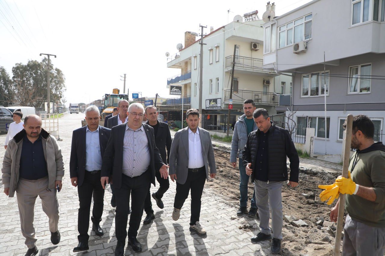 Edremit Belediyesi’nden İkizçay Mahallesi’nde yoğun yol mesaisi
Edremit Belediyesi’nden İkizçay Mahallesi’nde yoğun yol mesaisi