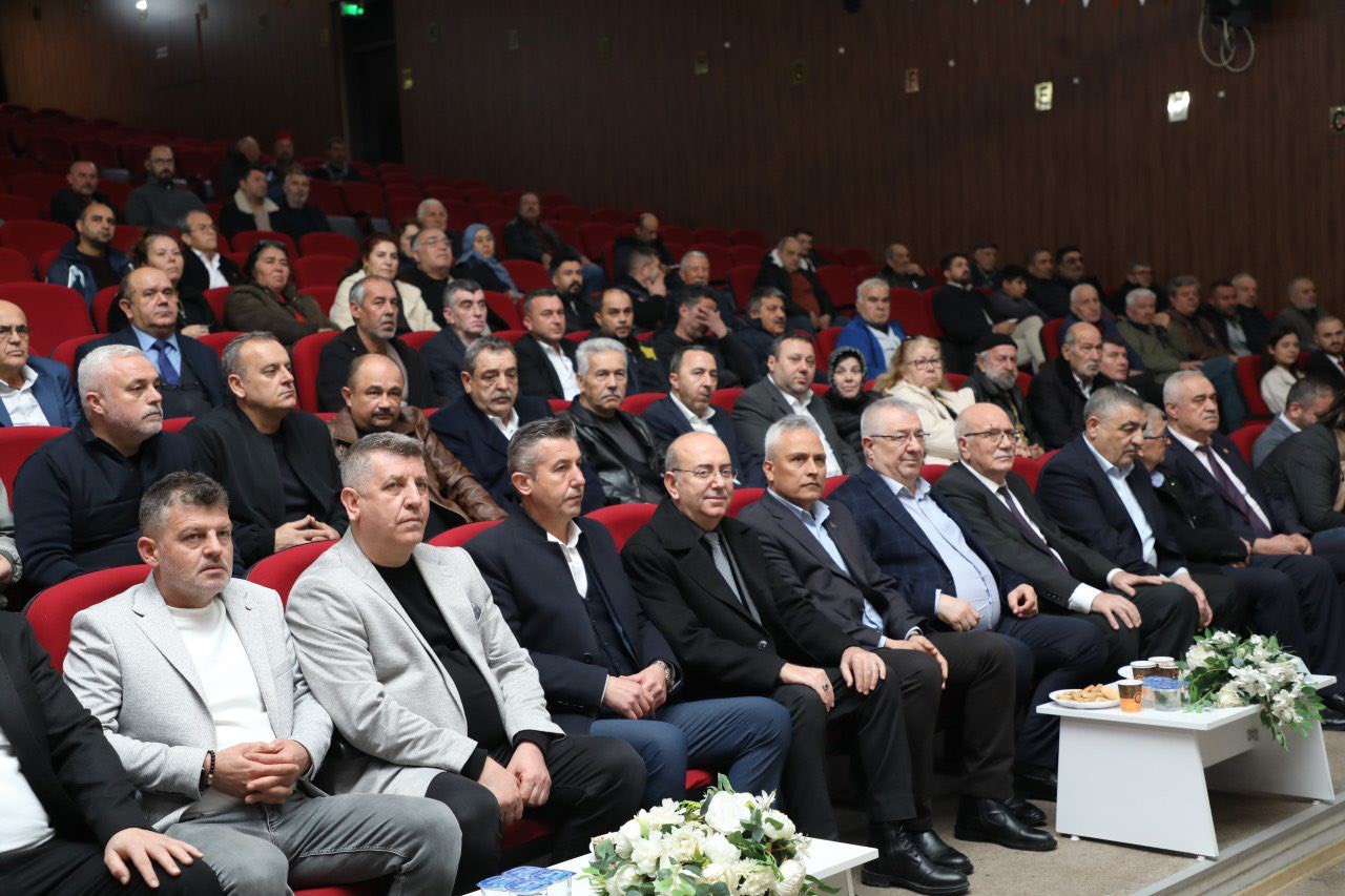 Edremit Kahveciler Odası’nda Mustafa Aydoğan güven tazeledi
