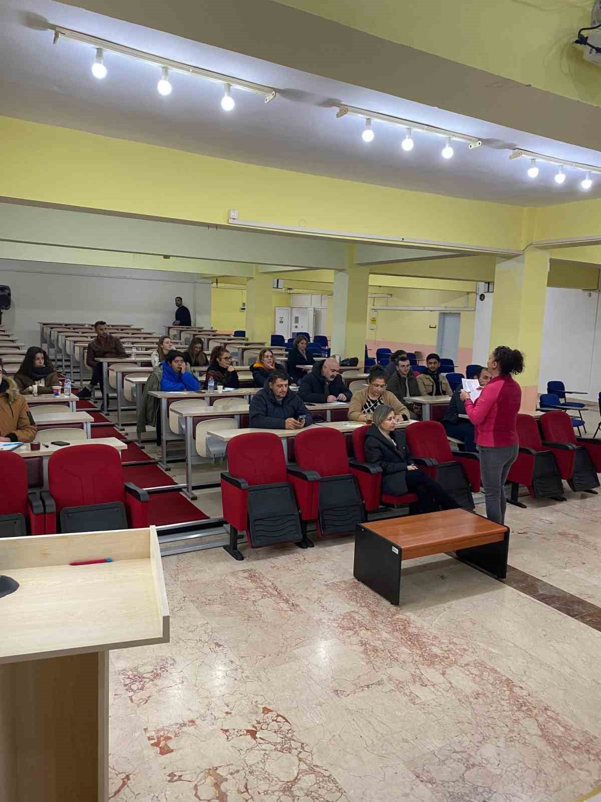 Edremit MYO öğrencilerine hijyen eğitimi verildi
