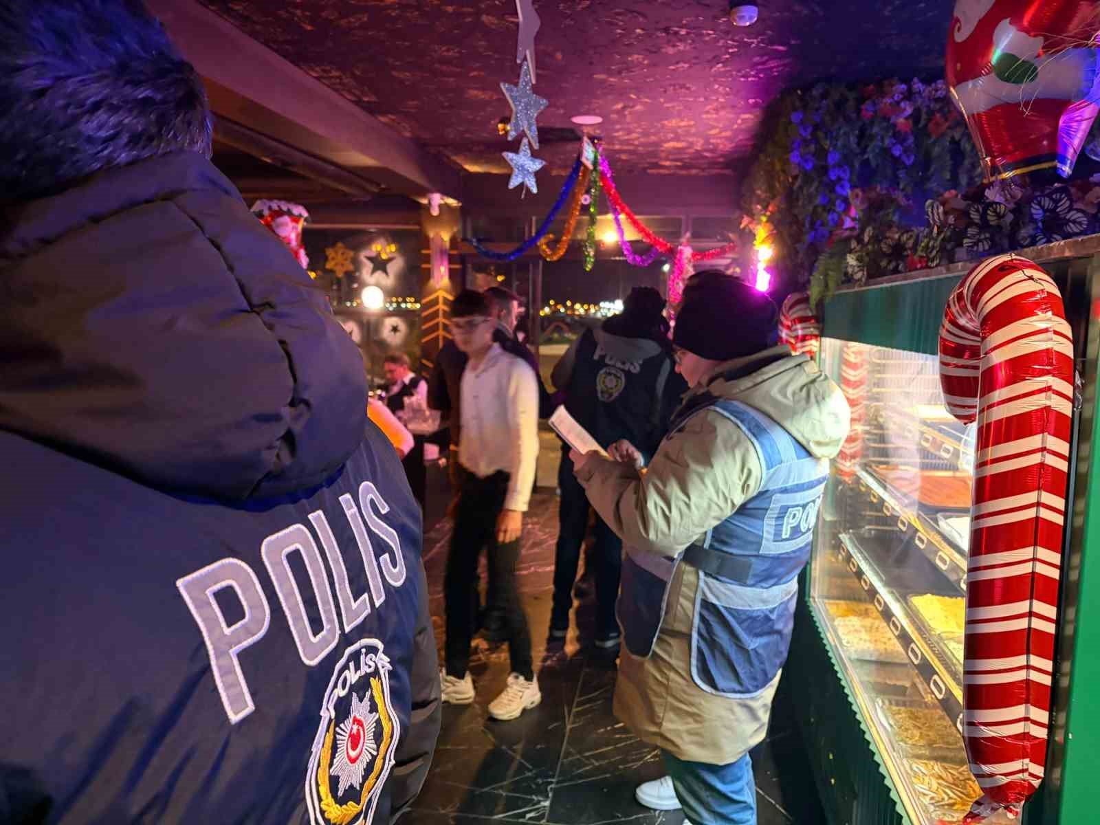 Edremit polisi yılbaşında kuş uçurtmadı
