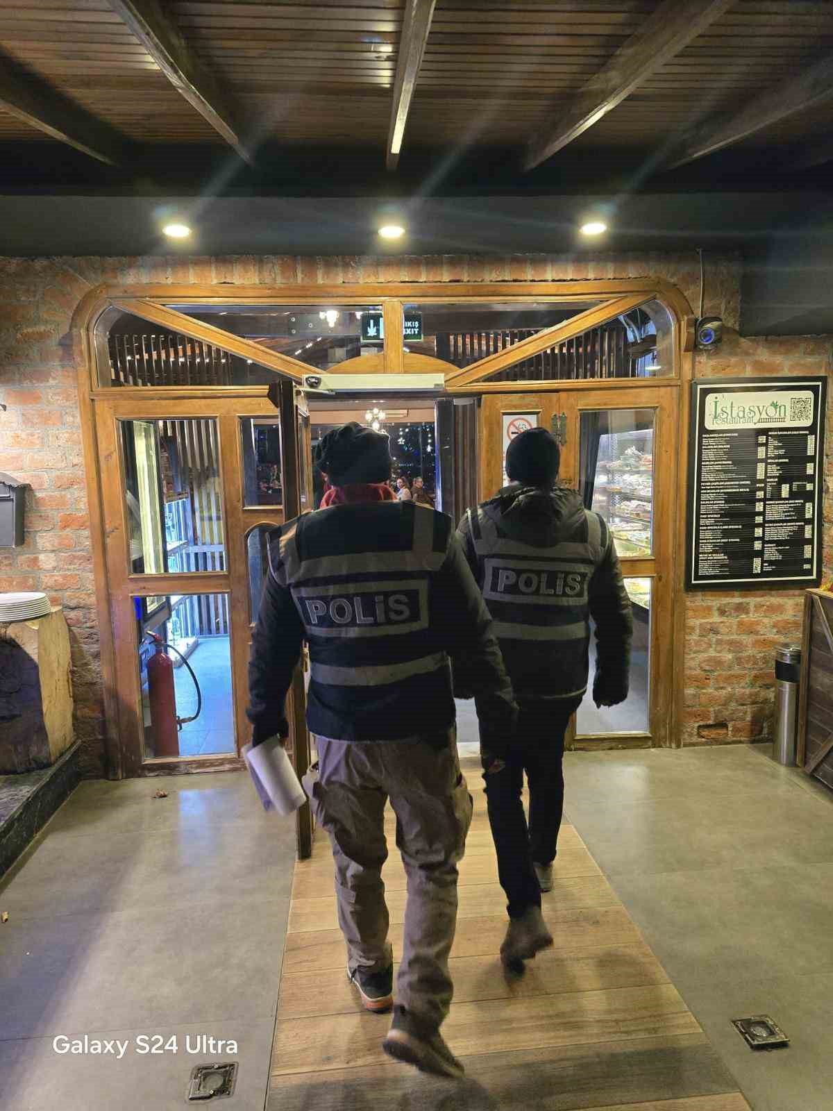 Edremit polisi yılbaşında kuş uçurtmadı
