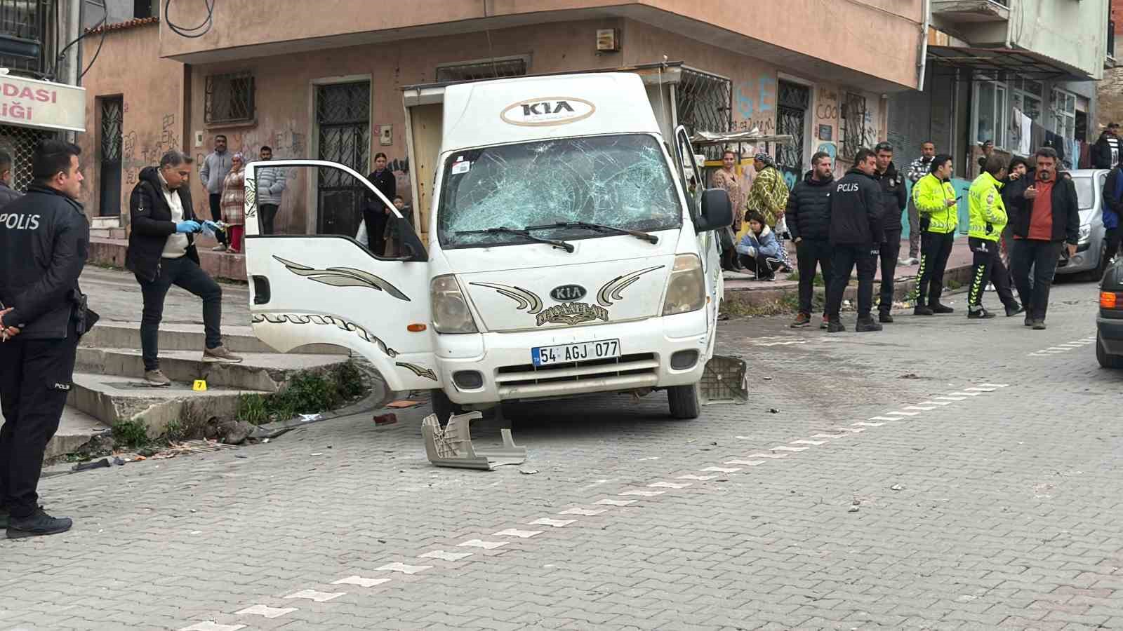 Edremit’te alacak verecek kavgası kanlı bitti: 2 yaralı
