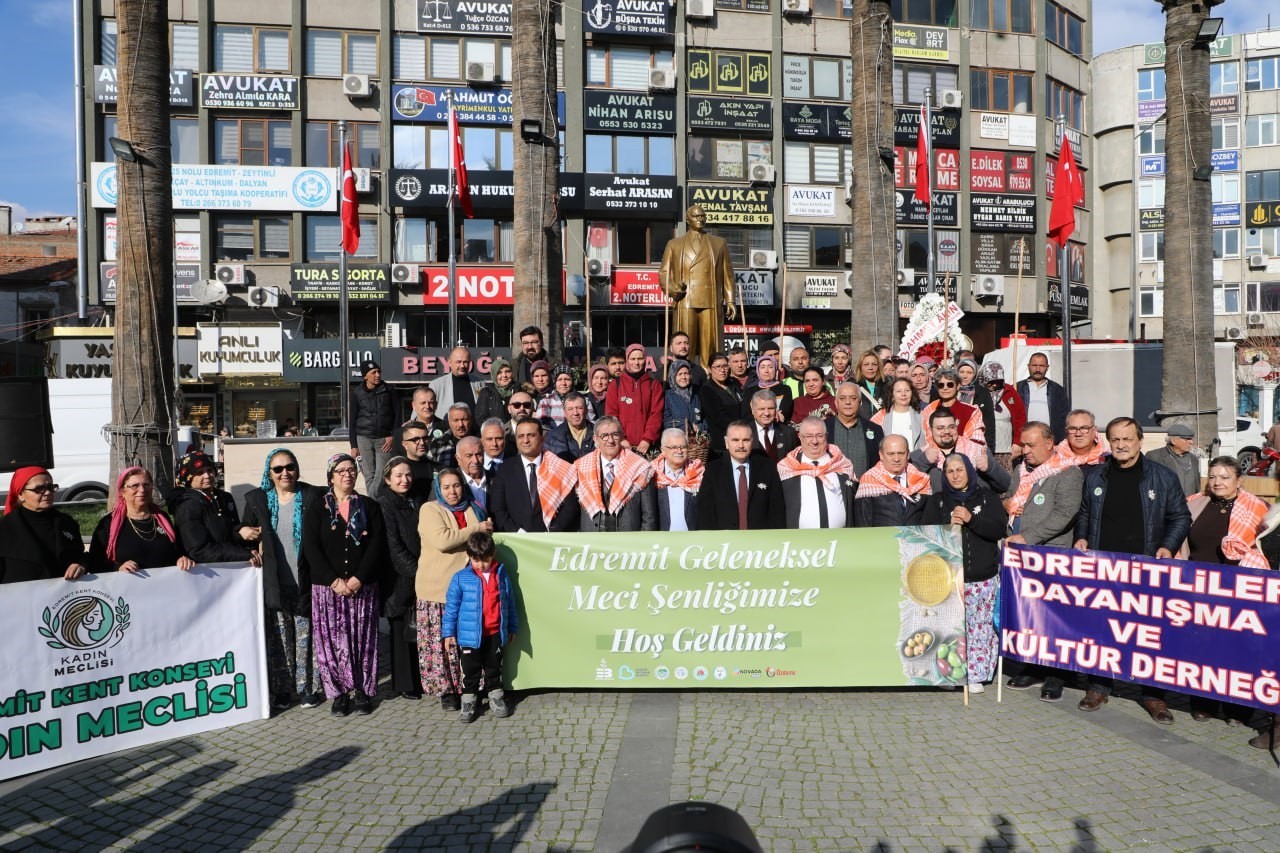 Edremit’te "Geleneksel Zeytin Hasat Sonu Meci Şenliği" coşkuyla başladı
