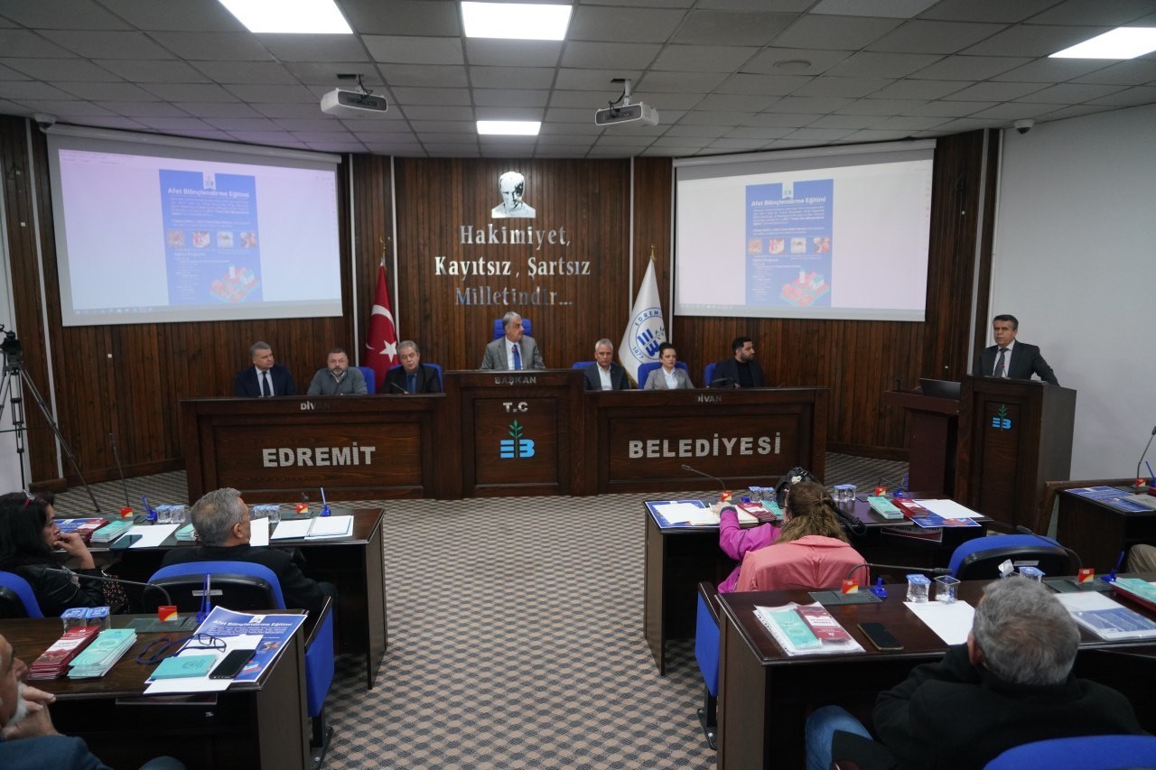 Edremit’te gündem afet hazırlığı, doğalgaz ve arıtma projeleri
