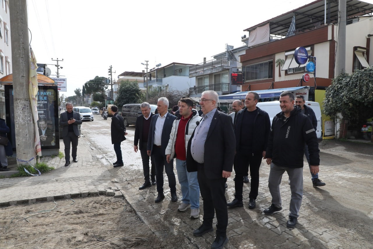 Edremit’te hizmet seferberliği
Edremit’te hizmet seferberliği