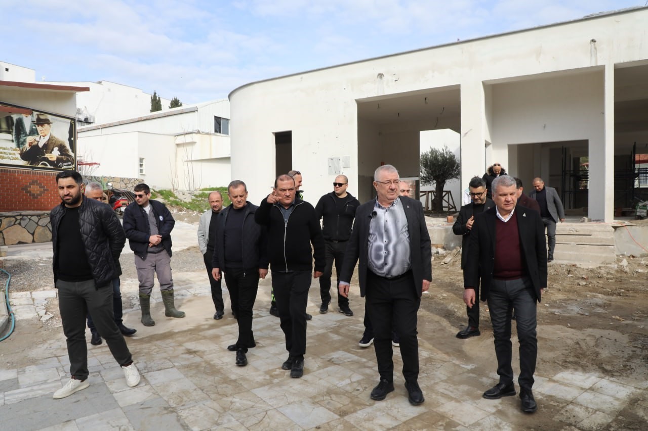 Edremit’te hizmet seferberliği
Edremit’te hizmet seferberliği