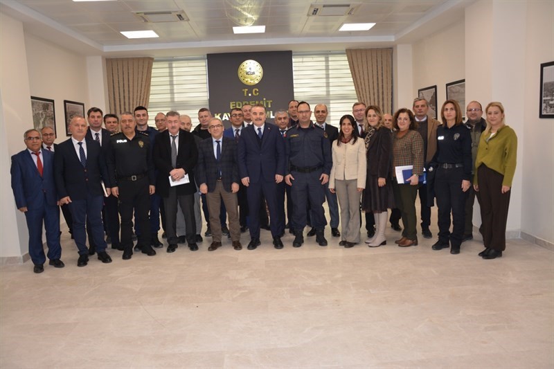 Edremit’te İlçe İdare Şube Başkanları toplantısı gerçekleştirildi
