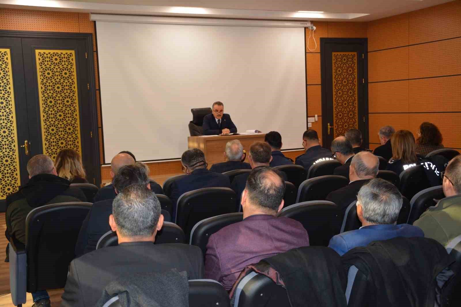 Edremit’te İlçe İdare Şube Başkanları toplantısı gerçekleştirildi
