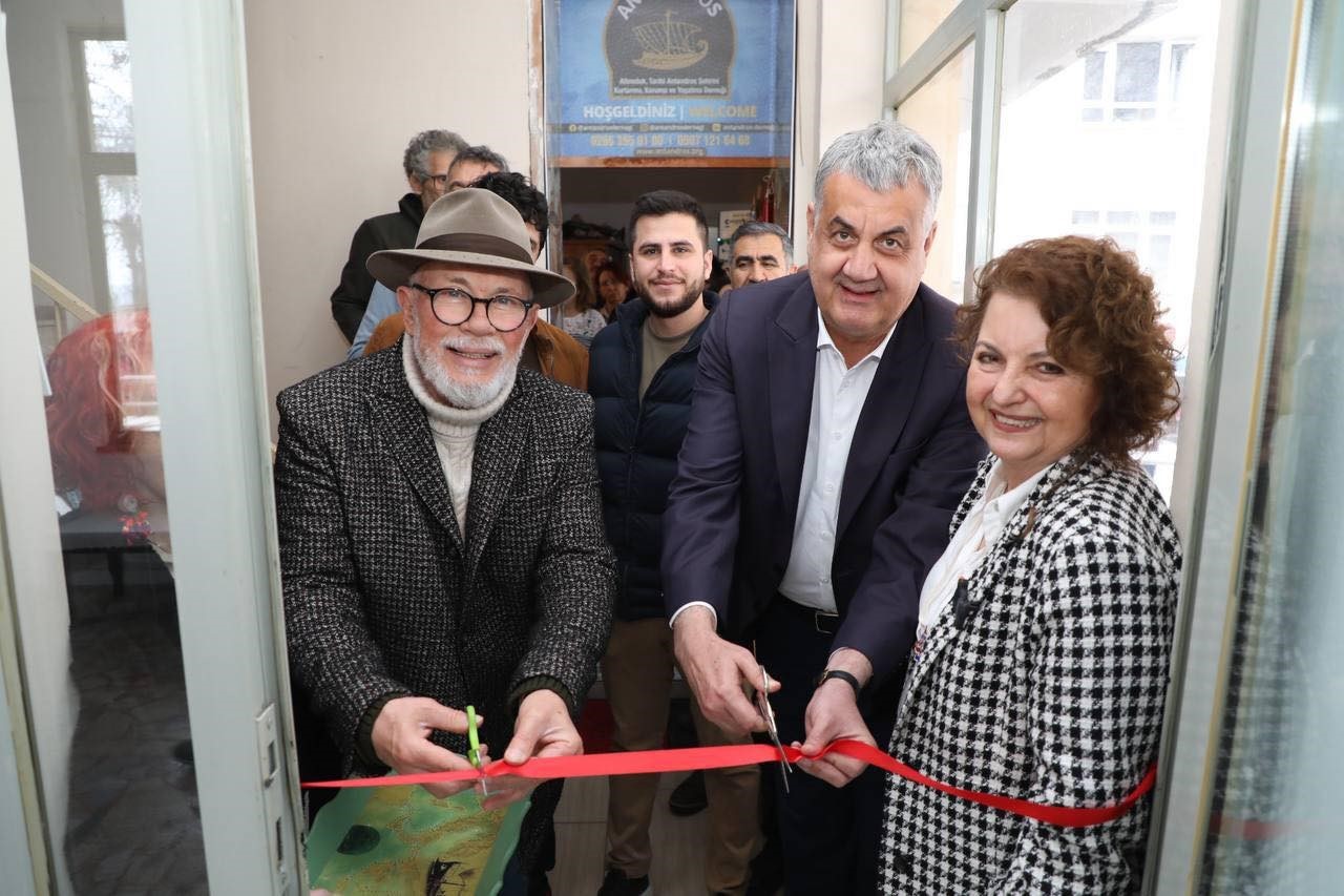 Edremit’te "Kazdağı Eteklerinde" fotoğraf sergisi açıldı
