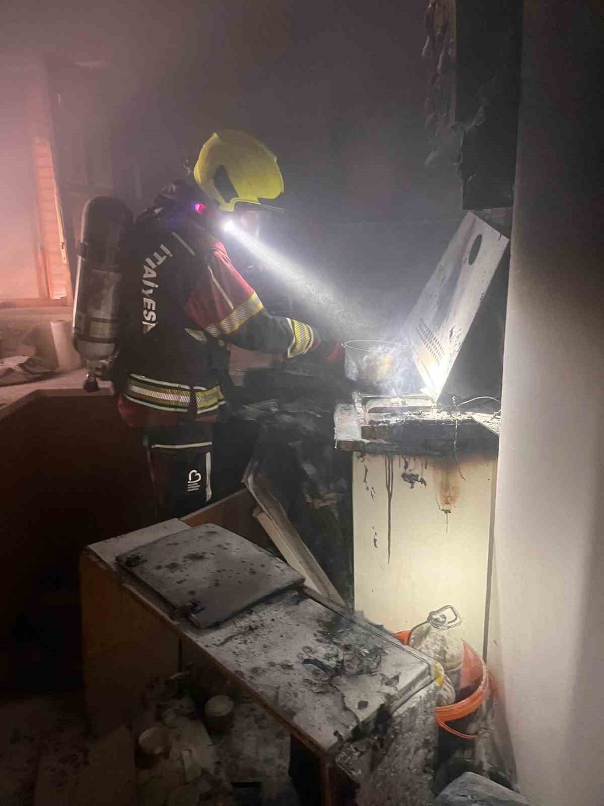 Edremit’te korkutan ev yangını
