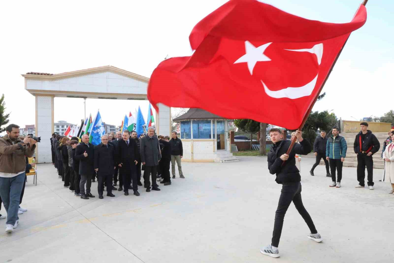 Edremit’te Nevruz coşkusu
Edremit’te Nevruz coşkusu
