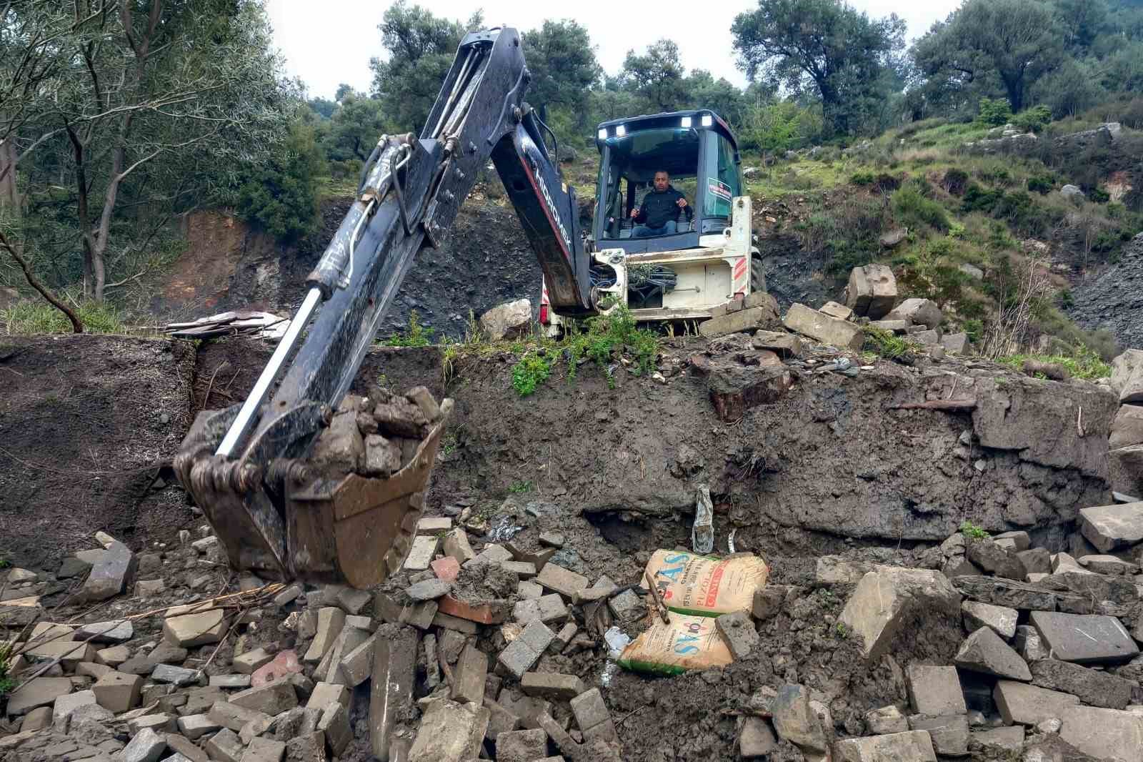 Efeler Belediyesi ekiplerinden ’ulaşım’ seferberliği
