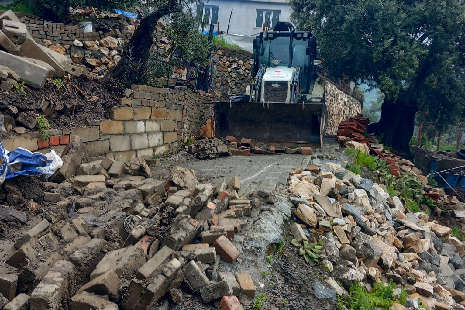 Efeler Belediyesi ekiplerinden ’ulaşım’ seferberliği
