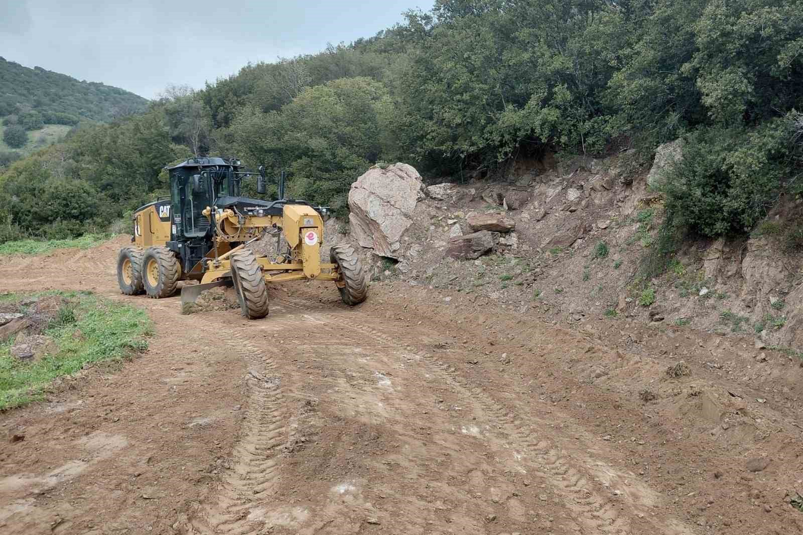 Efeler Belediyesi yol çalışmalarını sürdürüyor
