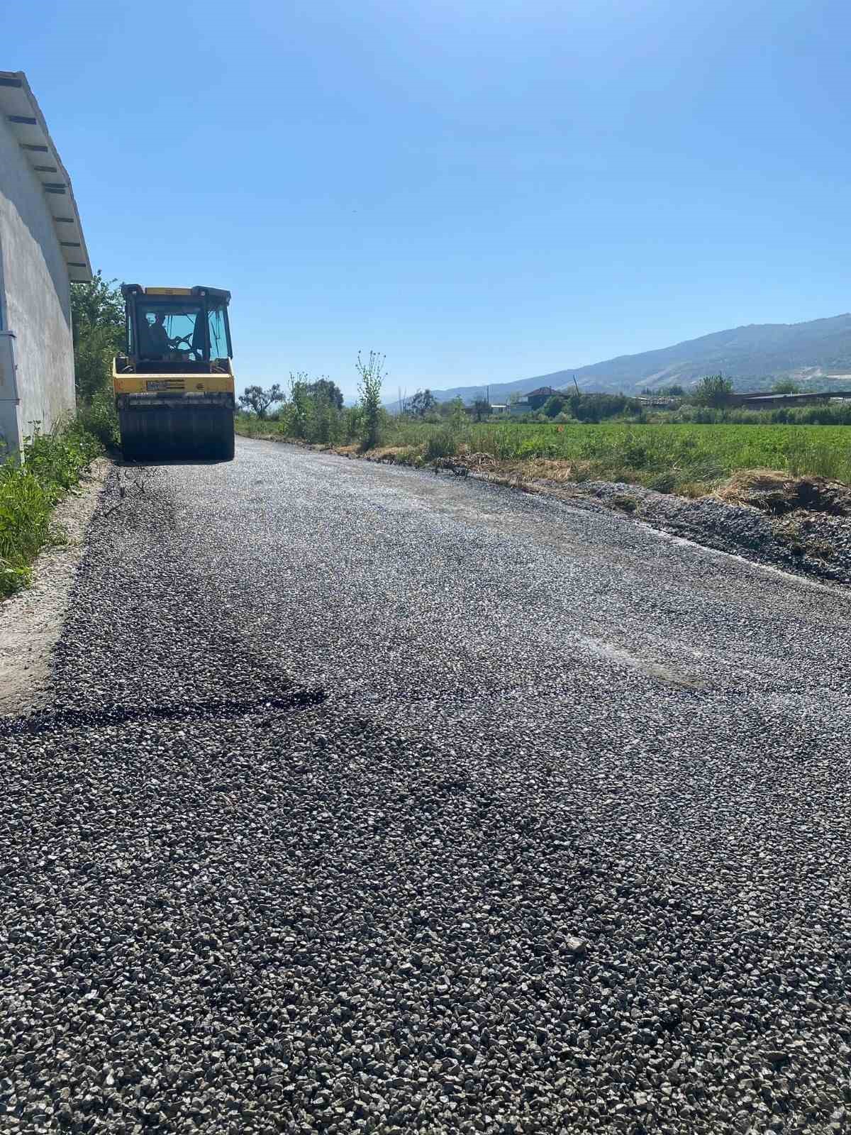 Efeler Belediyesi yol yapım ve onarım çalışmalarını sürdürüyor

