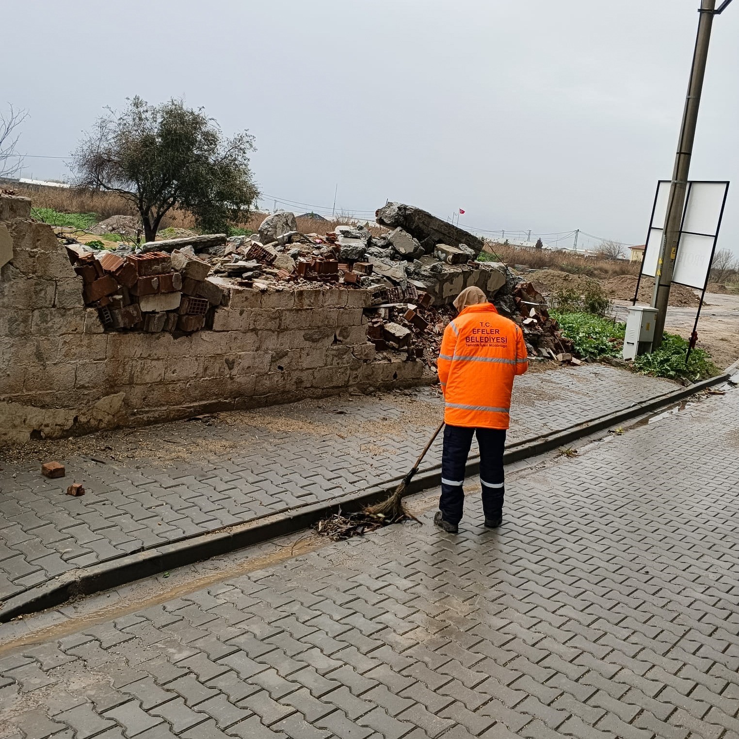Efeler Belediyesi’nde yağmur mesaisi
