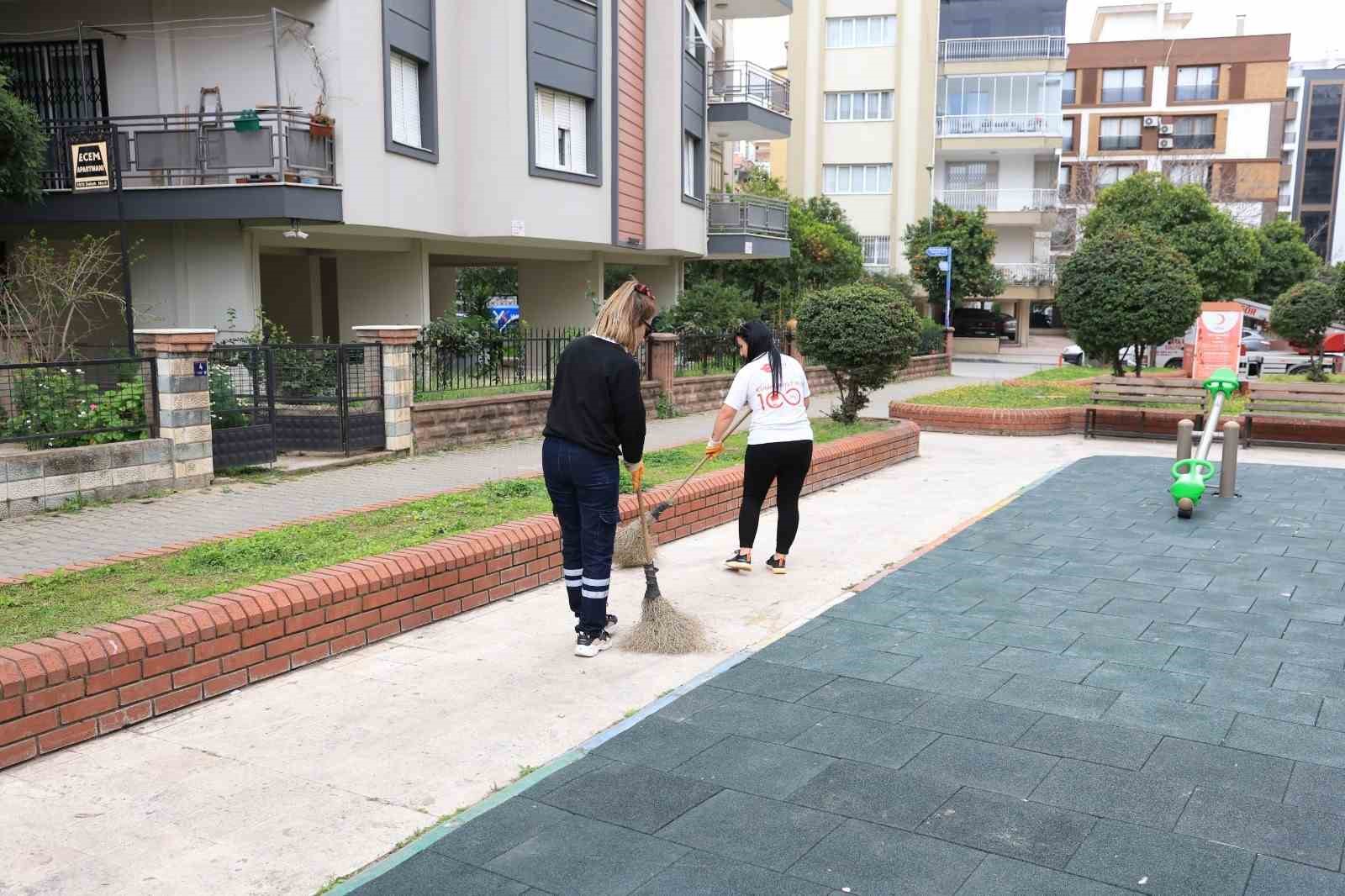 Efeler Belediyesi’nden parklarda bakım ve onarım çalışması
