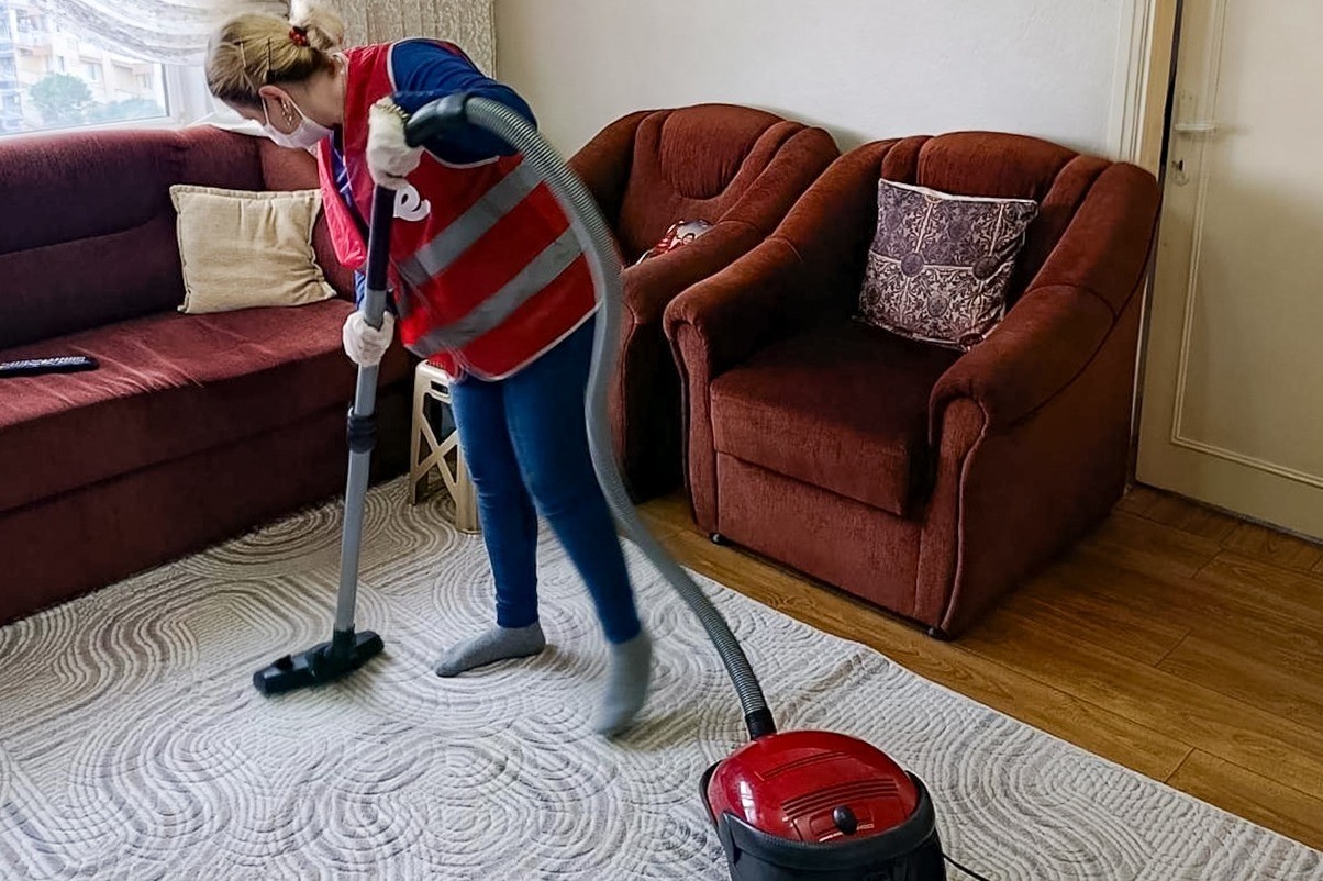 Efeler Belediyesi’nin Evde Bakım Hizmeti sürüyor
