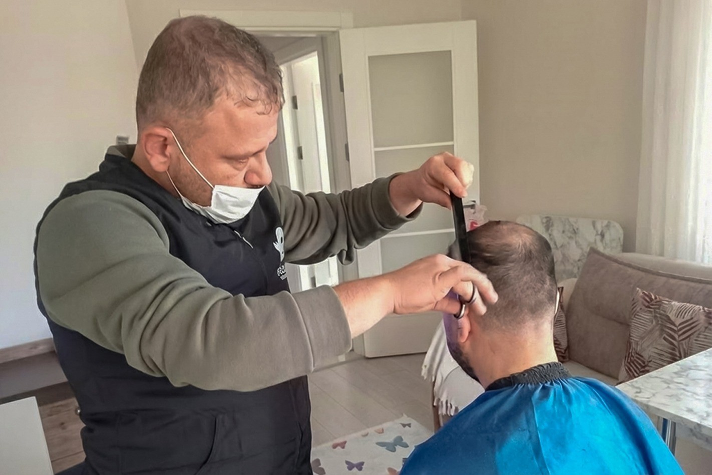 Efeler Belediyesi’nin Evde Bakım Hizmeti sürüyor
