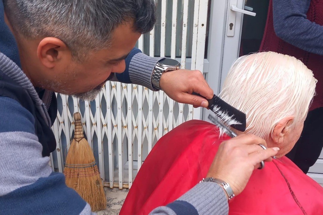 Efeler Belediyesi’nin ’evde bakım’ hizmetleri hayatı kolaylaştırıyor
