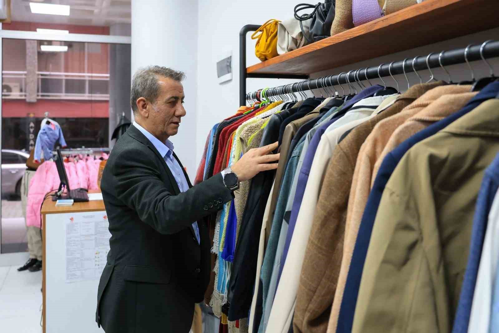 Efeler Belediyesi’nin Sosyal Destek Giyim Noktası 2 haftada 80 haneye ulaştı
Efeler Belediyesi’nin Sosyal Destek Giyim Noktası 2 haftada 80 haneye ulaştı