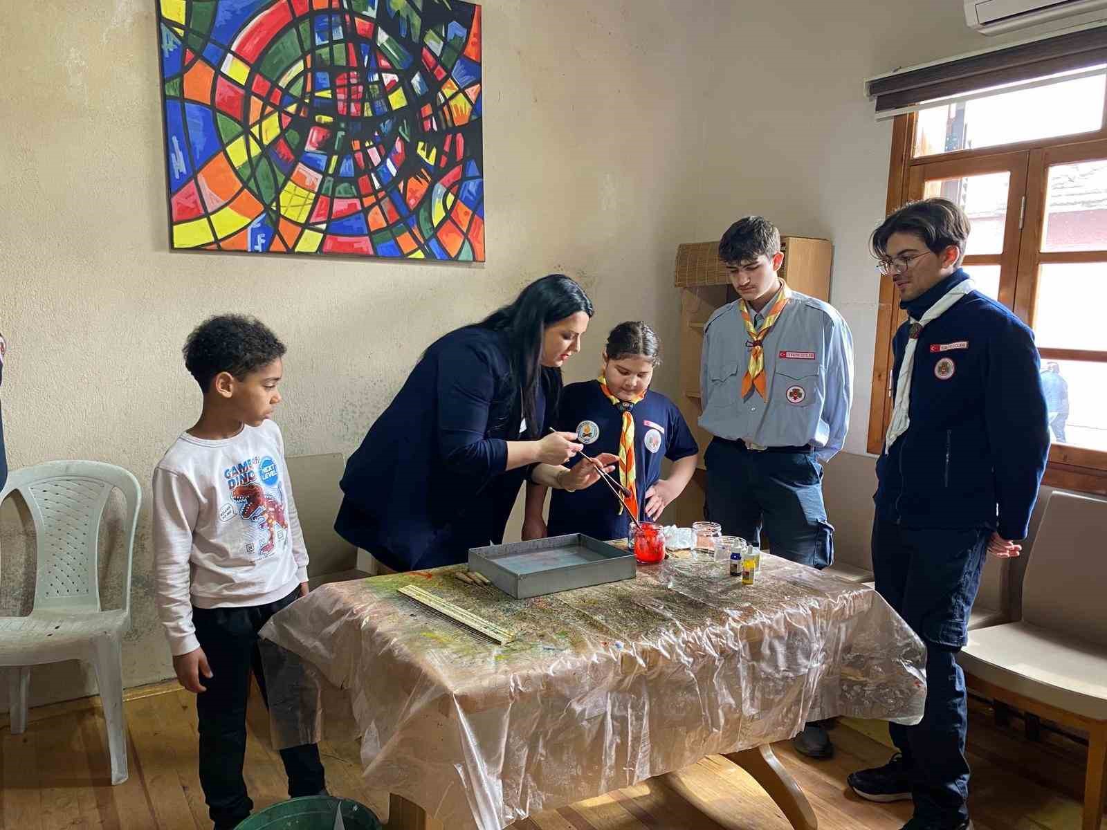 Efeler Belediyesi’nin tarihi mekanları Çanakkale Zaferi’nin yıldönümünde minikleri ağırladı
