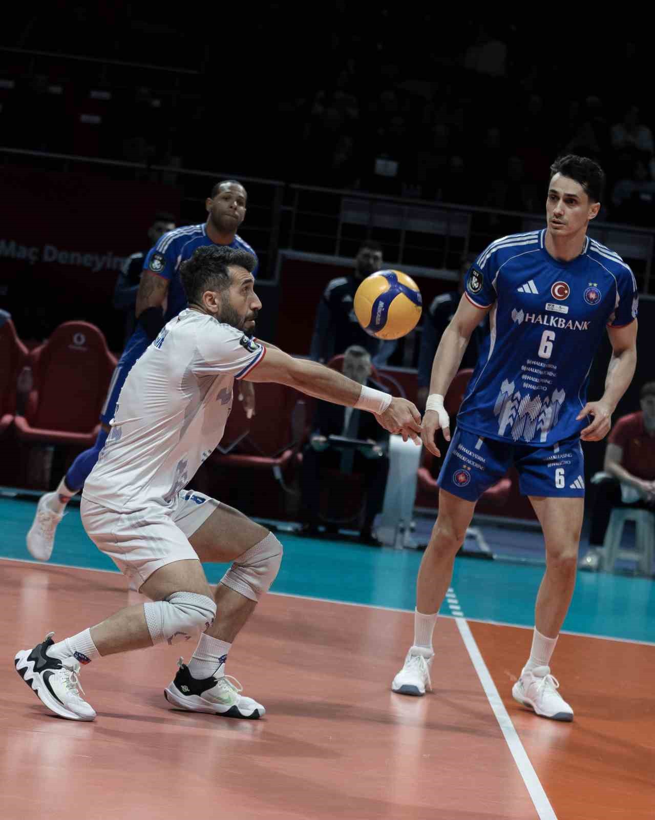 Efeler Ligi: Galatasaray: 3 - Halkbank: 0
