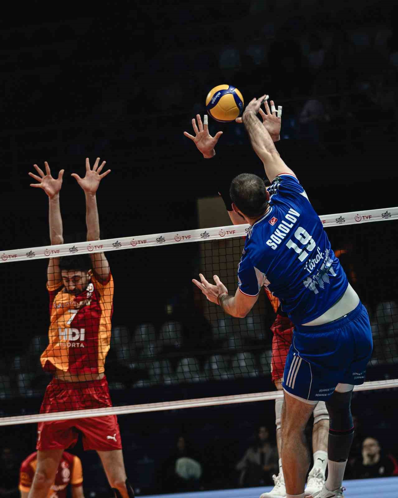 Efeler Ligi: Galatasaray: 3 - Halkbank: 0
