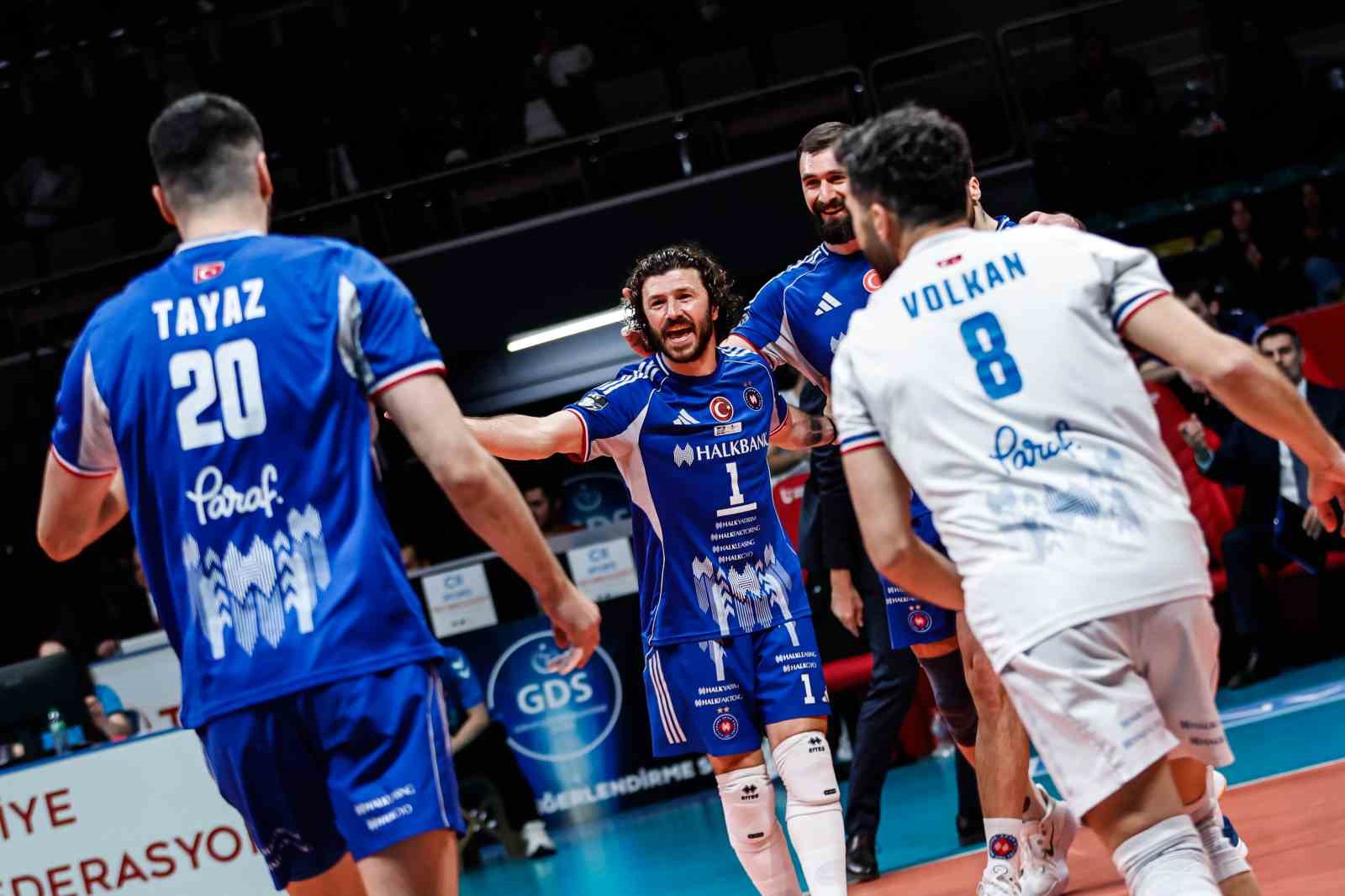 Efeler Ligi: Halkbank: 2 - Spor Toto: 3
