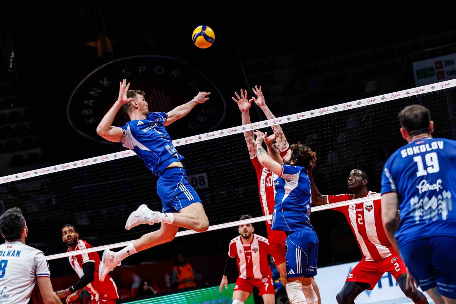 Efeler Ligi: Halkbank: 2 - Spor Toto: 3
