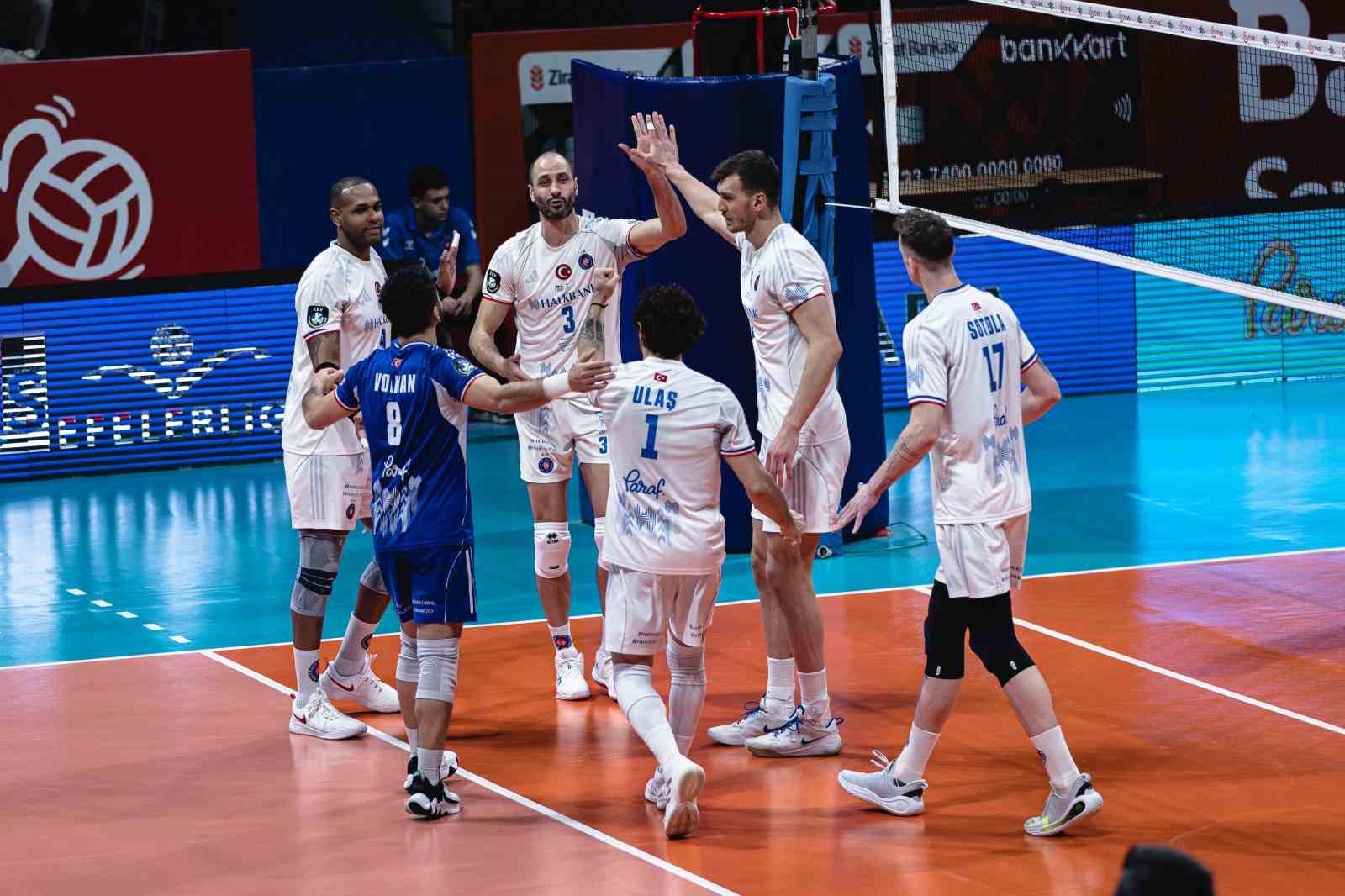 Efeler Ligi: Halkbank: 3 - Altekma: 0

