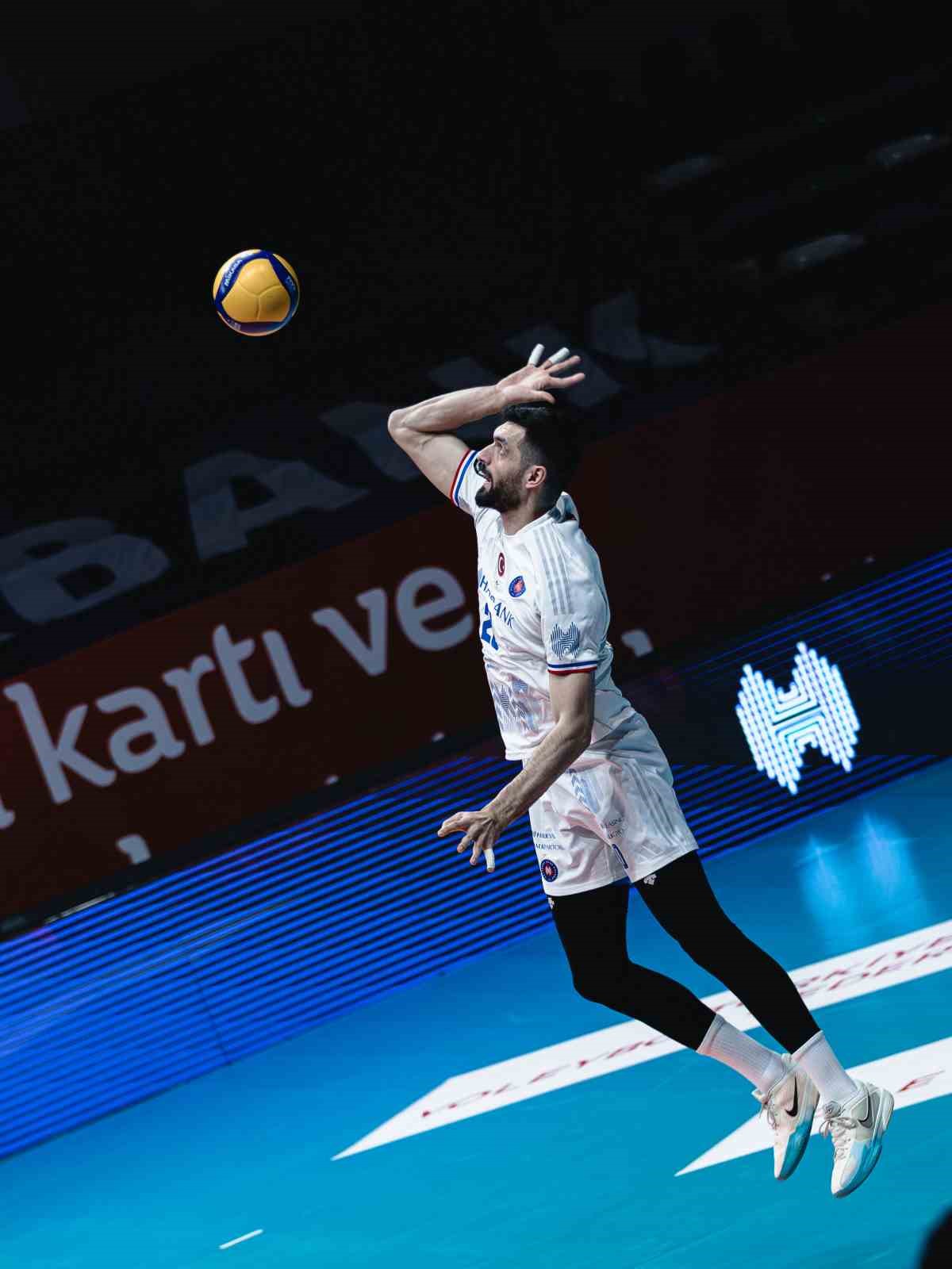 Efeler Ligi: Halkbank: 3 - Altekma: 0
