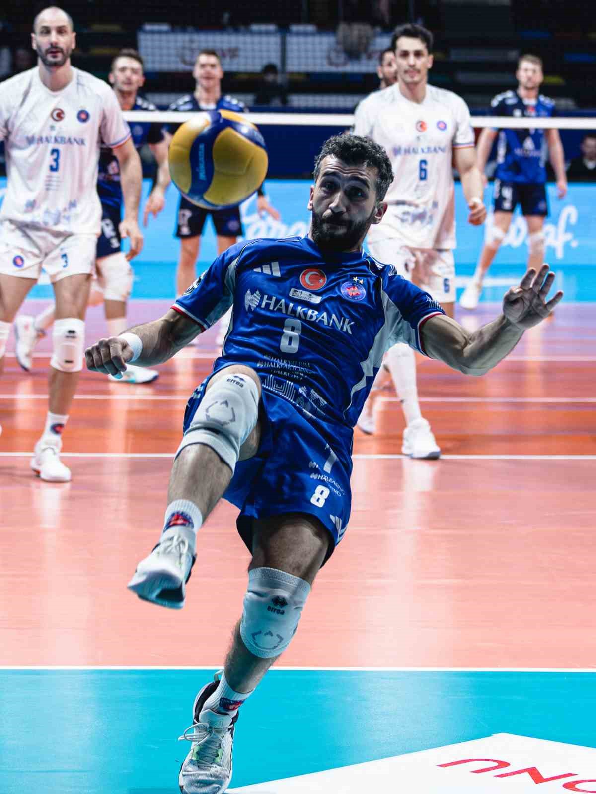 Efeler Ligi: Halkbank: 3 - Altekma: 0
