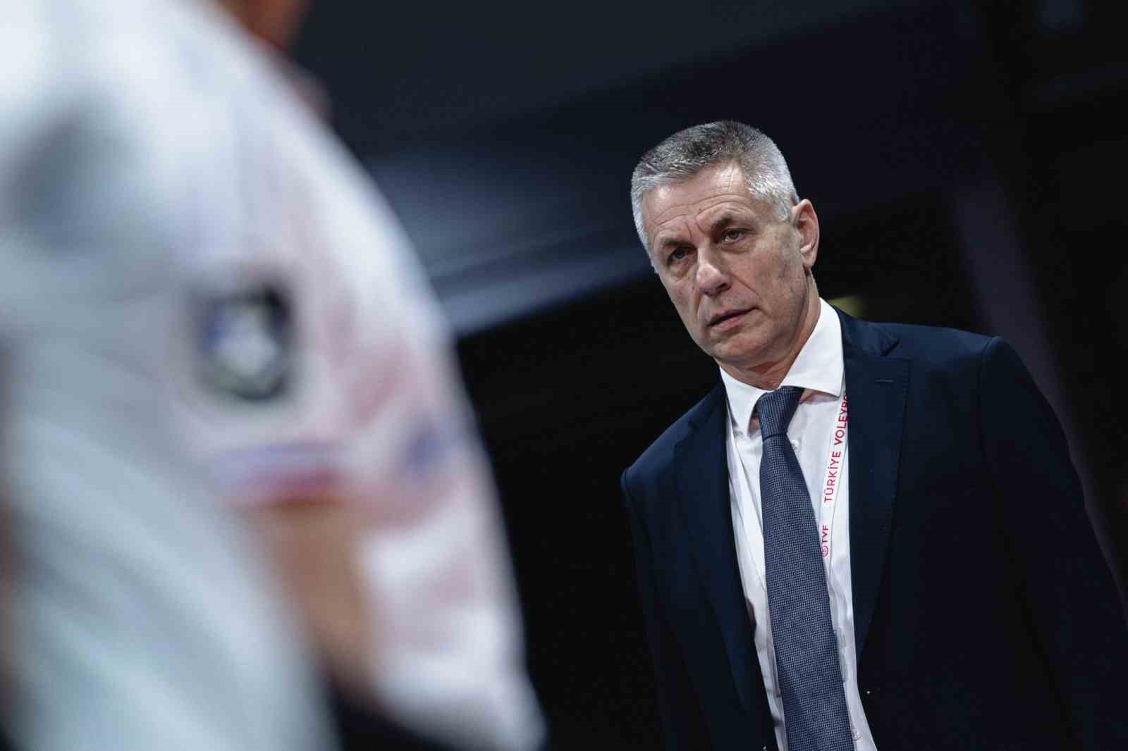 Efeler Ligi: Halkbank: 3 - Altekma: 0
