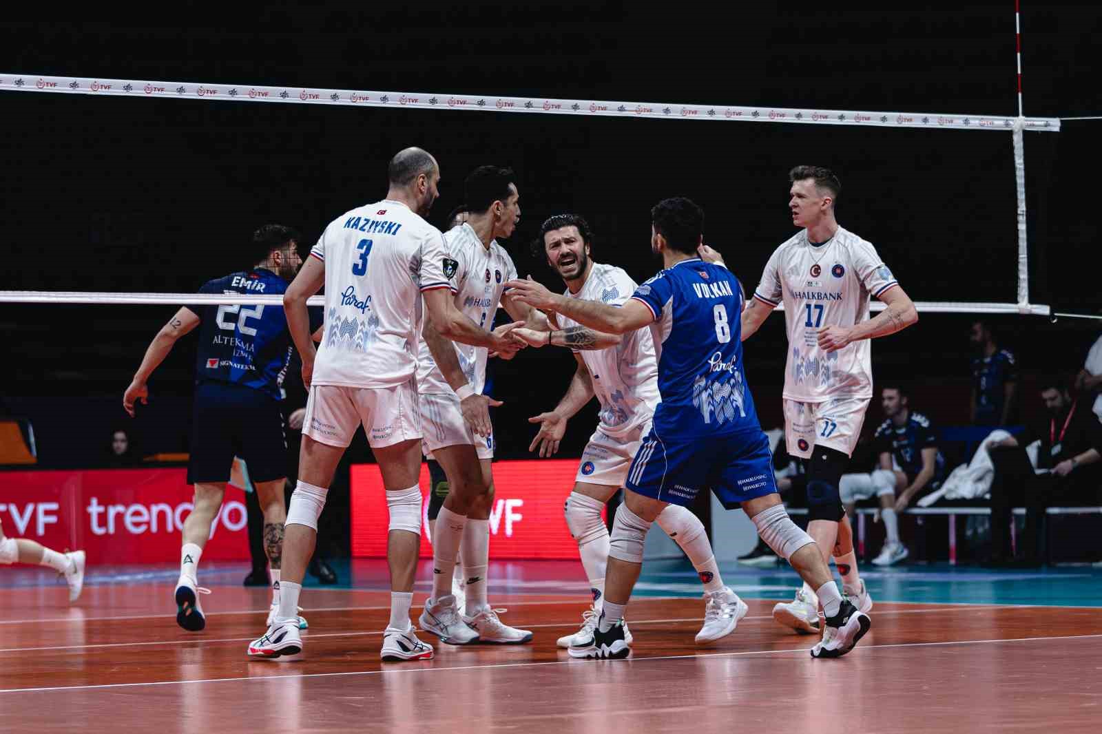 Efeler Ligi: Halkbank: 3 - Altekma: 0
