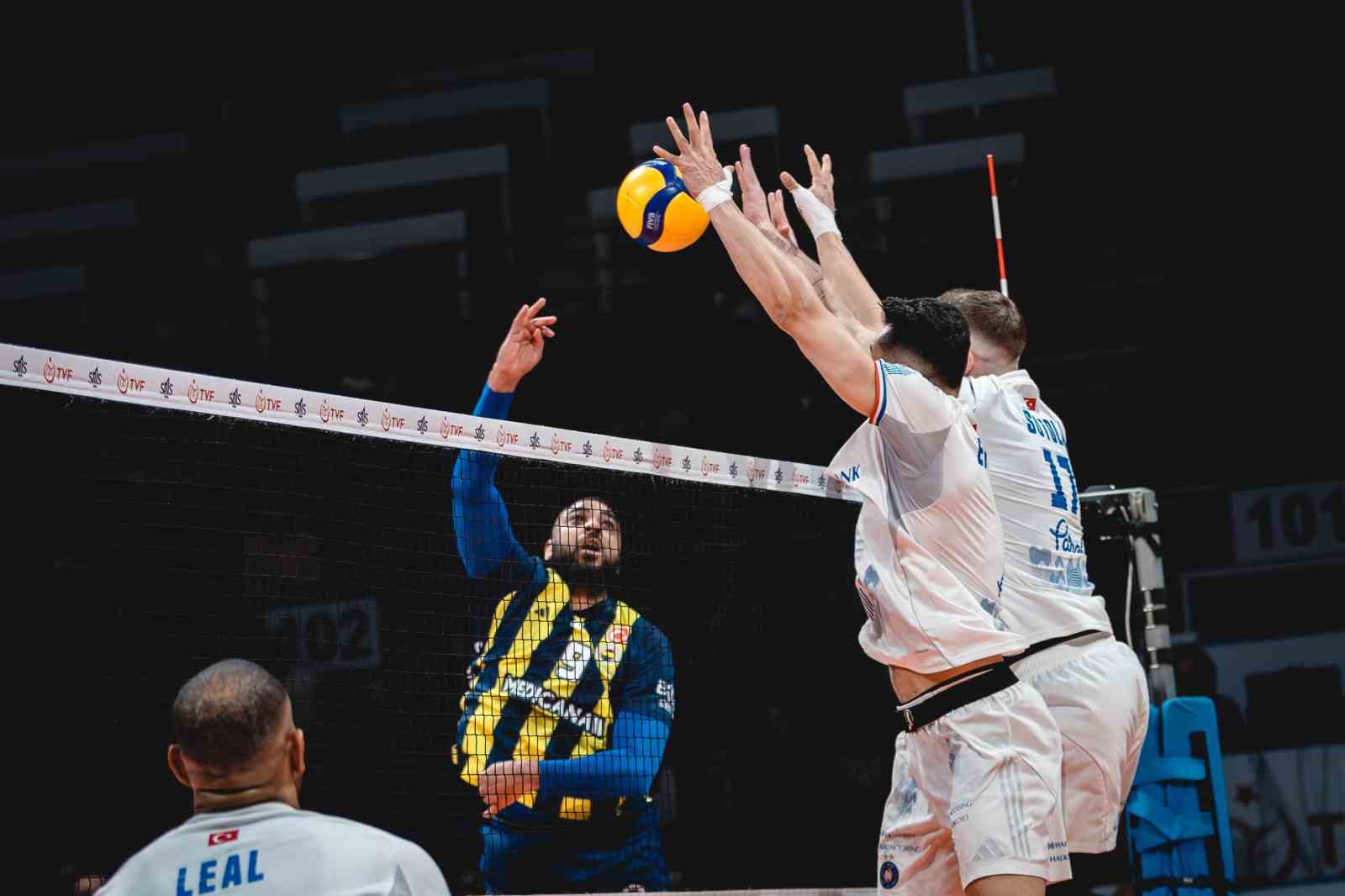Efeler Ligi: Halkbank: 3 - Fenerbahçe Medicana: 0
